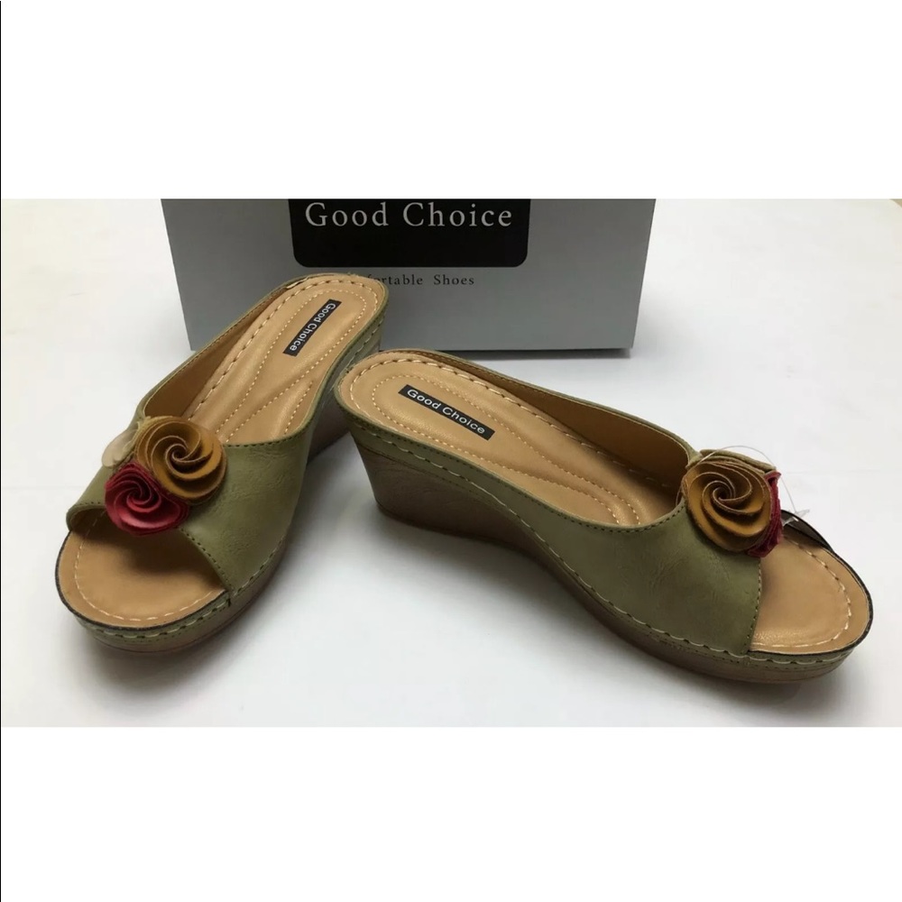 GC Shoes Sydney Slip On Wedge With Ruffle Flower - Picture 8 of 8